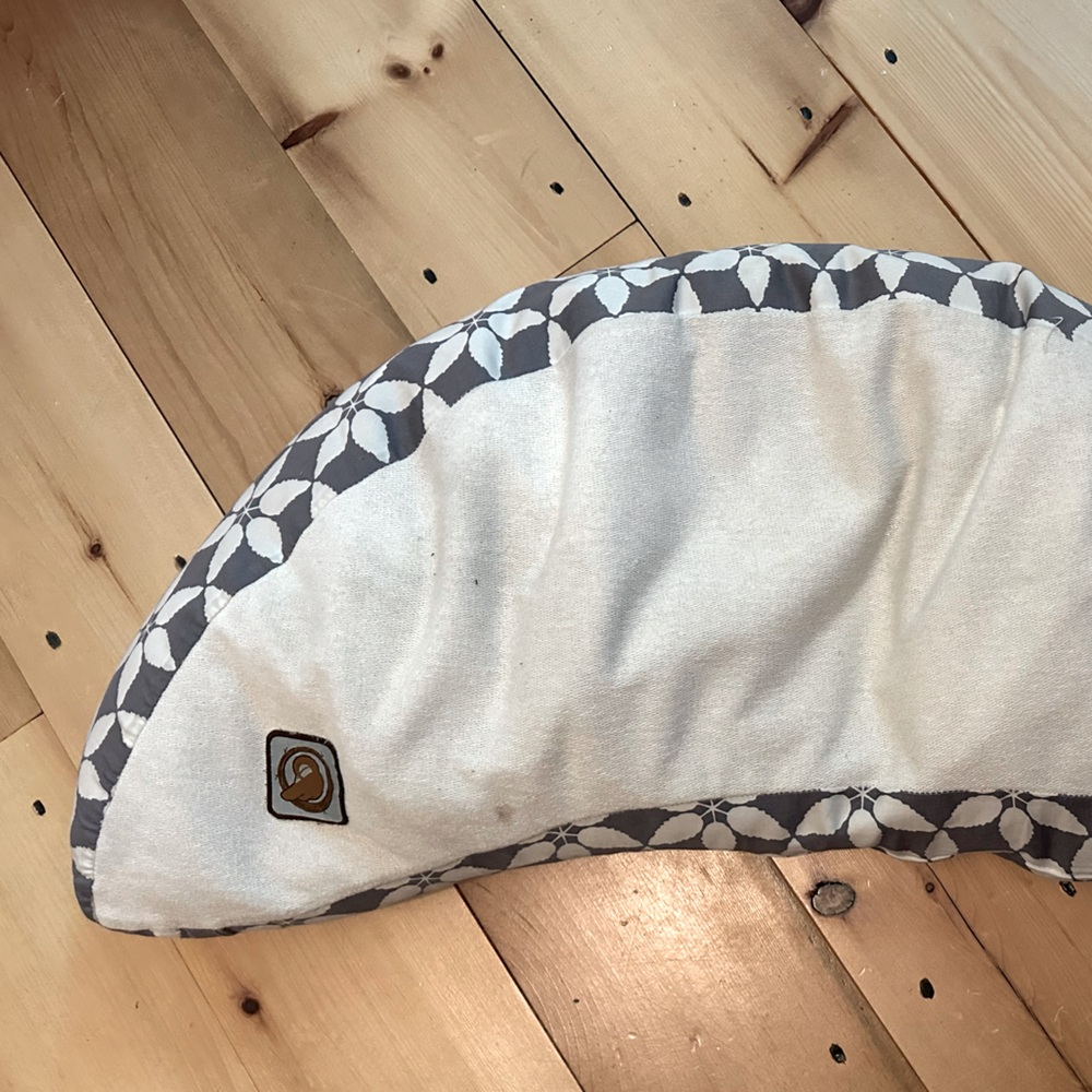 Blessed Nest All natural Nursing Pillow - No Plastic